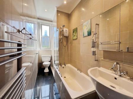 1 bedroom Flat to let in Easter Road, Edinburgh, EH7