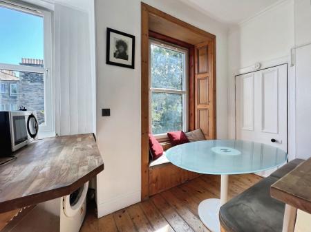 1 bedroom Flat to let in Easter Road, Edinburgh, EH7