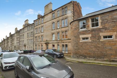 1 bedroom Flat to let in Comely Bank Row, Stockbridge, Edinburgh, EH4