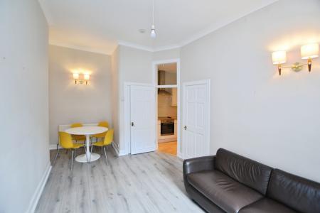 1 bedroom Flat to let in Comely Bank Row, Stockbridge, Edinburgh, EH4