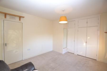 2 bedroom Flat to let in Marionville Road, Abbeyhill, Edinburgh, EH7