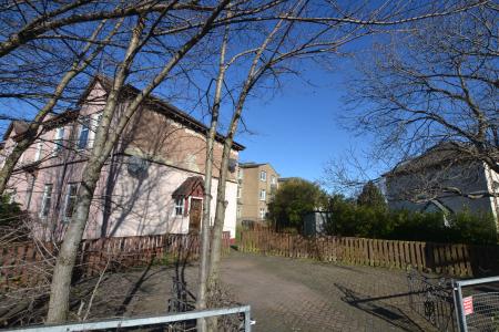 2 bedroom Flat to let in Marionville Road, Abbeyhill, Edinburgh, EH7