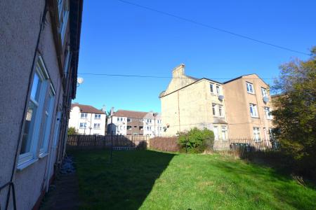 2 bedroom Flat to let in Marionville Road, Abbeyhill, Edinburgh, EH7