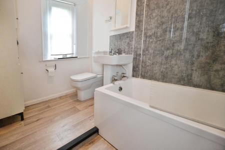 1 bedroom Flat to let in Leslie Place, Edinburgh, EH4