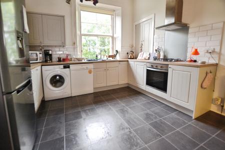 1 bedroom Flat to let in Leslie Place, Edinburgh, EH4