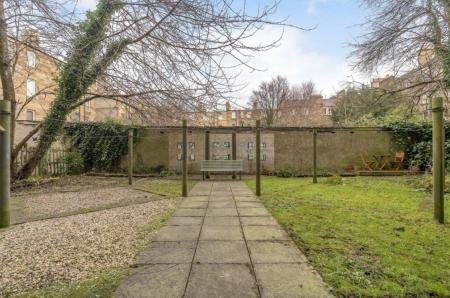 1 bedroom Flat to let in Albert Street, Leith, Edinburgh, EH7