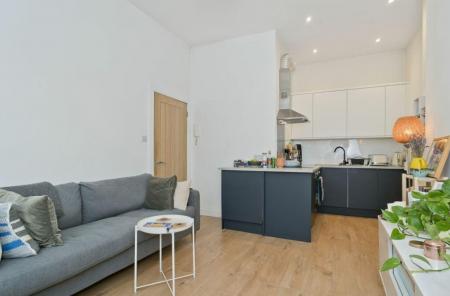 1 bedroom Flat to let in Albert Street, Leith, Edinburgh, EH7