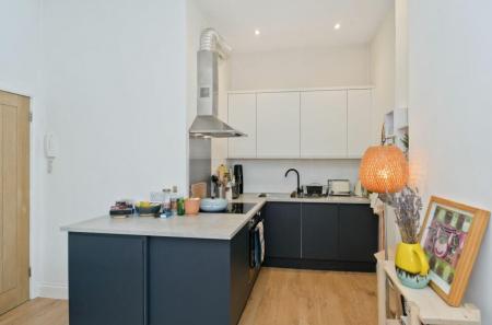 1 bedroom Flat to let in Albert Street, Leith, Edinburgh, EH7