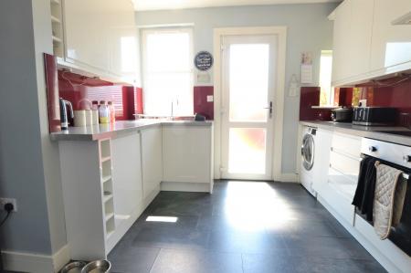 3 bedroom Flat to let in Mansfield Place, Newtongrange, EH22