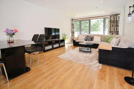 2 bedroom Flat to let in Western Harbour Terrace, Edinburgh, EH6