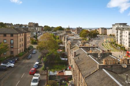 2 bedroom Flat to let in Anchorfield, Edinburgh, EH6