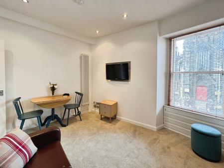 1 bedroom Flat to let in Upper Bow, Edinburgh, EH1