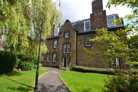 2 bedroom Flat to let in East Suffolk Park, Newington, Edinburgh, EH16