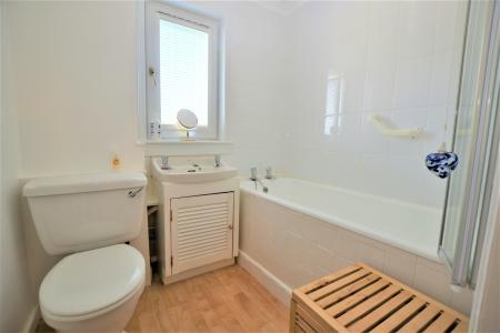2 bedroom Flat to let in Ransome Gardens, Edinburgh, EH4