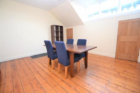 2 bedroom Flat to let in Carlton Street, Stockbridge, Edinburgh, EH4