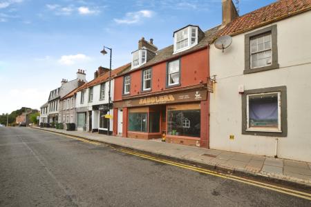 3 bedroom Flat to let in West Port, Dunbar, EH42