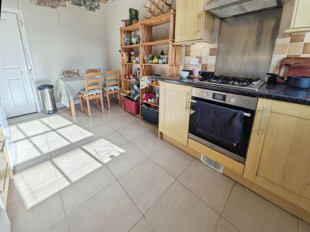 3 bedroom Flat to let in Barony Street, Edinburgh, EH3
