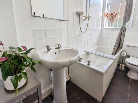 1 bedroom Flat to let in Comely Bank Row, Stockbridge, Edinburgh, EH4