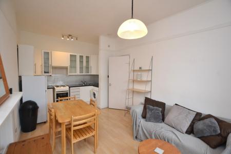 2 bedroom Flat to let in Caledonian Place, Dalry, Edinburgh, EH11