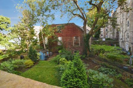 2 bedroom Flat to let in Brunswick Street, Edinburgh, EH7