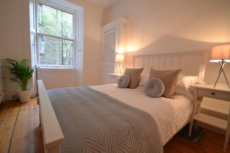 2 bedroom Flat to let in Gardners Crescent, Edinburgh, EH3