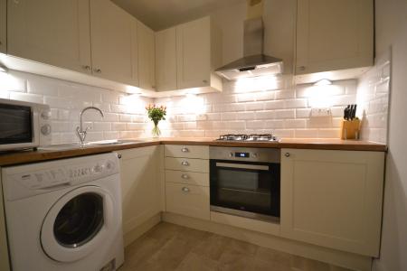 2 bedroom Flat to let in Gardners Crescent, Edinburgh, EH3
