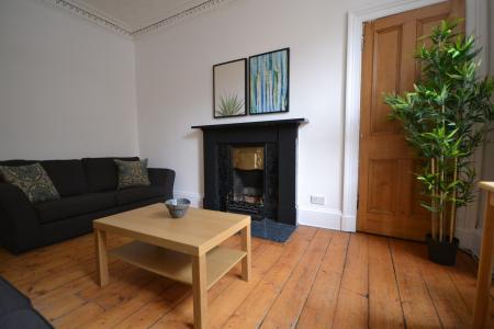 2 bedroom Flat to let in Gardners Crescent, Edinburgh, EH3
