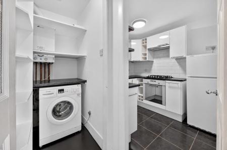 2 bedroom Flat for sale in 170 Flat 9 Great Junction Street, Edinburgh, EH6 5LJ