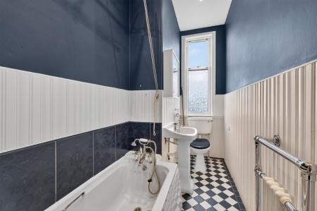 2 bedroom Flat for sale in 170 Flat 9 Great Junction Street, Edinburgh, EH6 5LJ