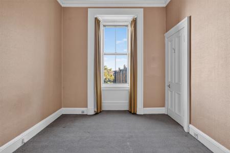2 bedroom Flat for sale in 5 1F Learmonth Gardens, Stockbridge, Edinburgh, EH4 1HD
