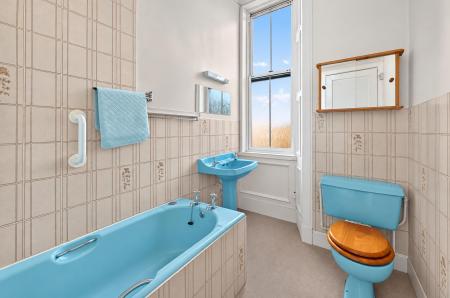 2 bedroom Flat for sale in 5 1F Learmonth Gardens, Stockbridge, Edinburgh, EH4 1HD