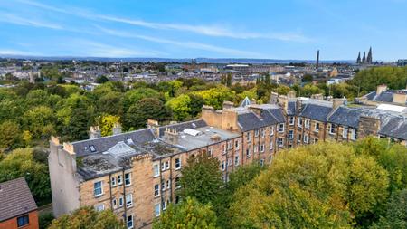 2 bedroom Flat for sale in 47 2 Dundee Terrace, Polwarth, Edinburgh, EH11 1DW