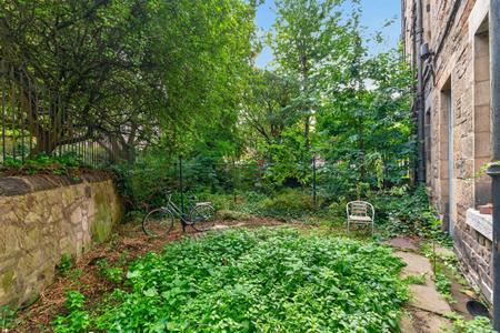 2 bedroom Flat for sale in 47 2 Dundee Terrace, Polwarth, Edinburgh, EH11 1DW