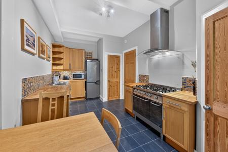 2 bedroom Flat for sale in 47 2 Dundee Terrace, Polwarth, Edinburgh, EH11 1DW
