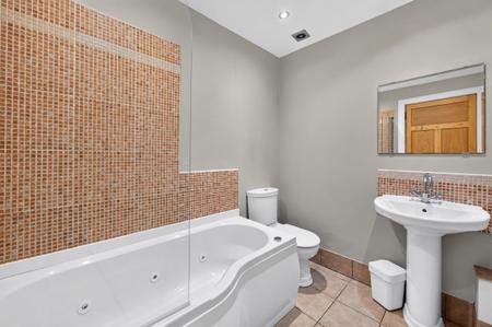 2 bedroom Flat for sale in 47 2 Dundee Terrace, Polwarth, Edinburgh, EH11 1DW