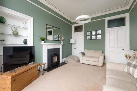 1 bedroom Flat to let in Learmonth Grove, Comely Bank, Edinburgh, EH4