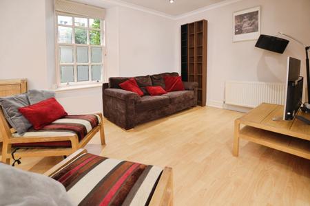 2 bedroom Flat to let in Circus Lane, Edinburgh, EH3