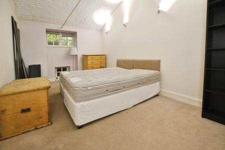 2 bedroom Flat to let in Circus Lane, Edinburgh, EH3
