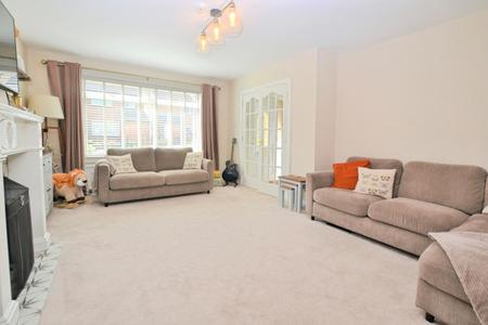 3 bedroom Semi-detached house to let in Drylaw House Gardens, Drylaw, Edinburgh, EH4