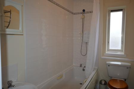 3 bedroom Flat to let in Moray Park Terrace, Meadowbank, Edinburgh, EH7