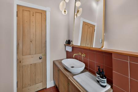 2 bedroom Flat for sale in 2f2, 3 Comely Bank Place, Edinburgh, EH4 1DT