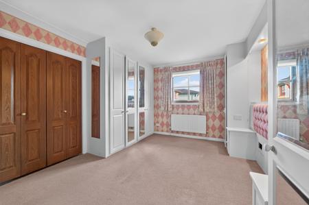 2 bedroom Flat for sale in 6 North Werber Park, Edinburgh, EH4 1TD