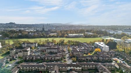 2 bedroom Flat for sale in 6 North Werber Park, Edinburgh, EH4 1TD