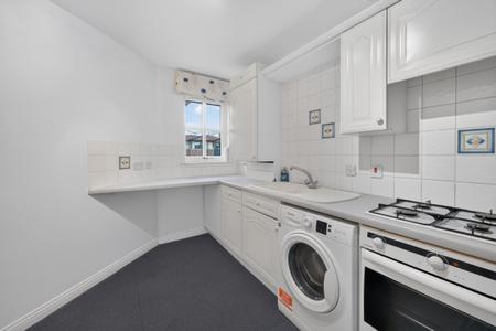 2 bedroom Flat for sale in 6 North Werber Park, Edinburgh, EH4 1TD