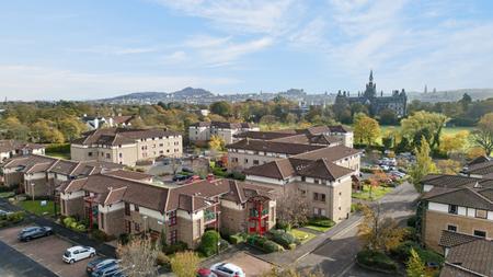 2 bedroom Flat for sale in 6 North Werber Park, Edinburgh, EH4 1TD