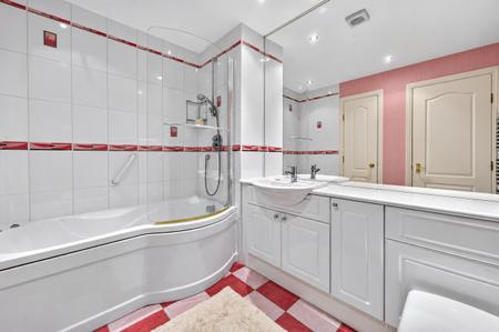 2 bedroom Flat for sale in 6 North Werber Park, Edinburgh, EH4 1TD