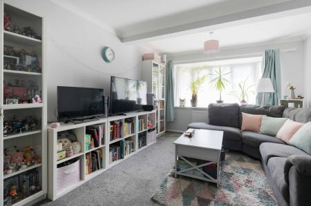 2 bedroom Maisonette for sale in Chessington Road, West Ewell, Epsom, KT19