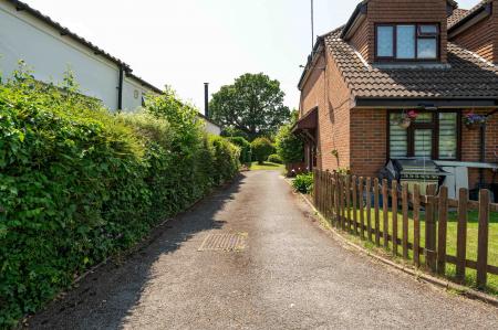 2 bedroom Maisonette for sale in Chessington Road, West Ewell, Epsom, KT19