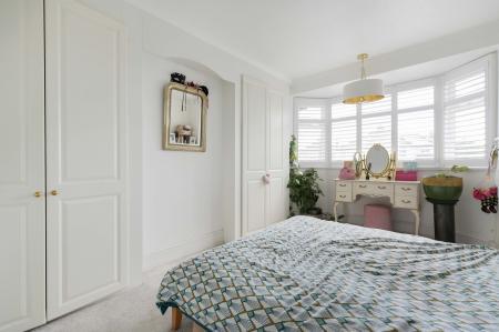 4 bedroom Semi-detached house for sale in Chessington Road, West Ewell, Epsom, KT19