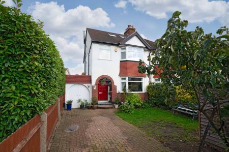 4 bedroom Semi-detached house for sale in Chessington Road, West Ewell, Epsom, KT19